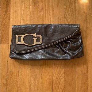 Guess clutch